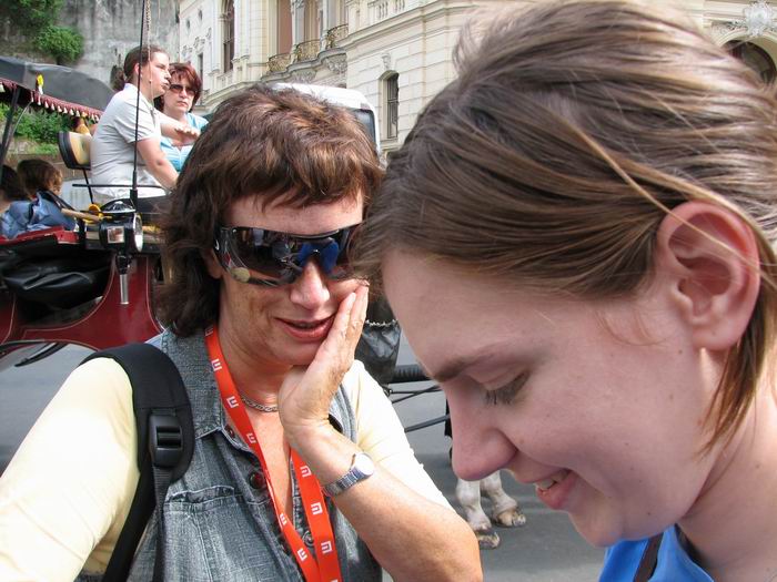 u světlušky družný hovor